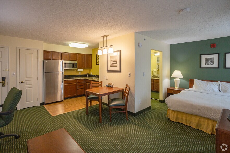 More Photos Of 1111 E I 240 Service Rd, Oklahoma City Hotel For Sale