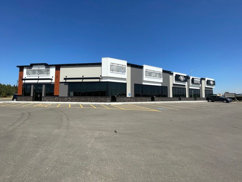 More Photos Of 4487 Broadway Ave, Blackfalds Storefront For Lease