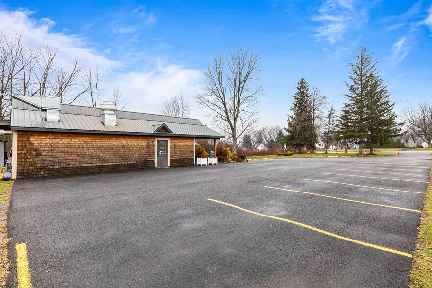 More Photos Of 6659 Westmoreland Rd, Rome Restaurant For Sale