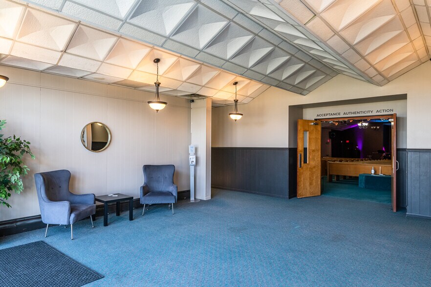 More Photos Of 4445 Wilmington Pike, Dayton Religious Facility For Sale