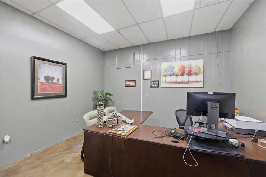 More Photos Of 148 W Green St, Hazlehurst Office For Sale