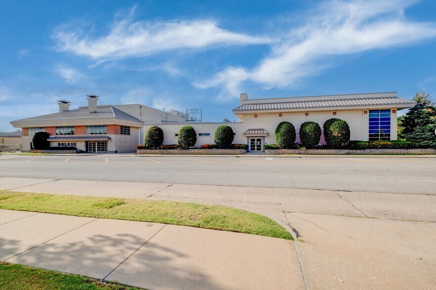 More Photos Of 1324 N Broadway Dr, Oklahoma City Medical For Sale