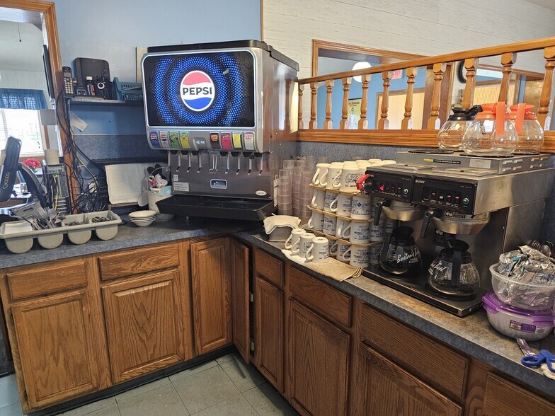 More Photos Of 2667 Erie Dr, Weedsport Restaurant For Sale