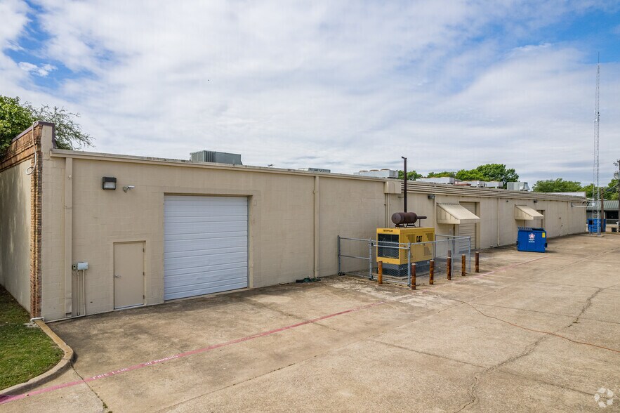 More Photos Of 4215 N Beltwood Pky, Dallas Industrial For Lease