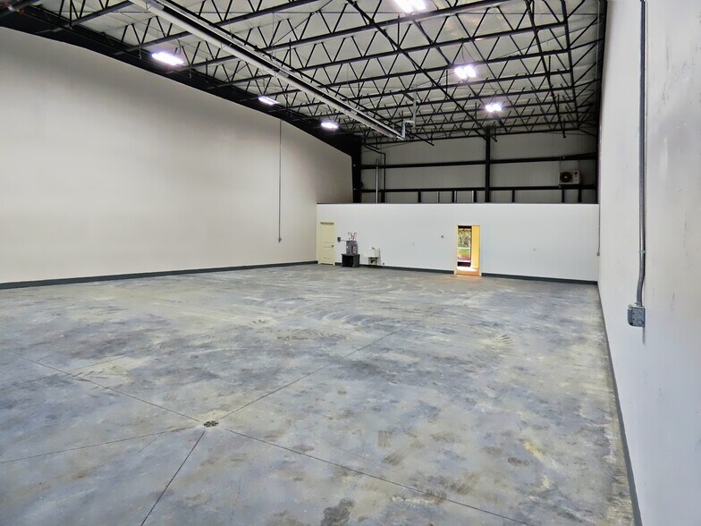 More Photos Of South Shore Abington Industrial Park, Abington Warehouse For Lease