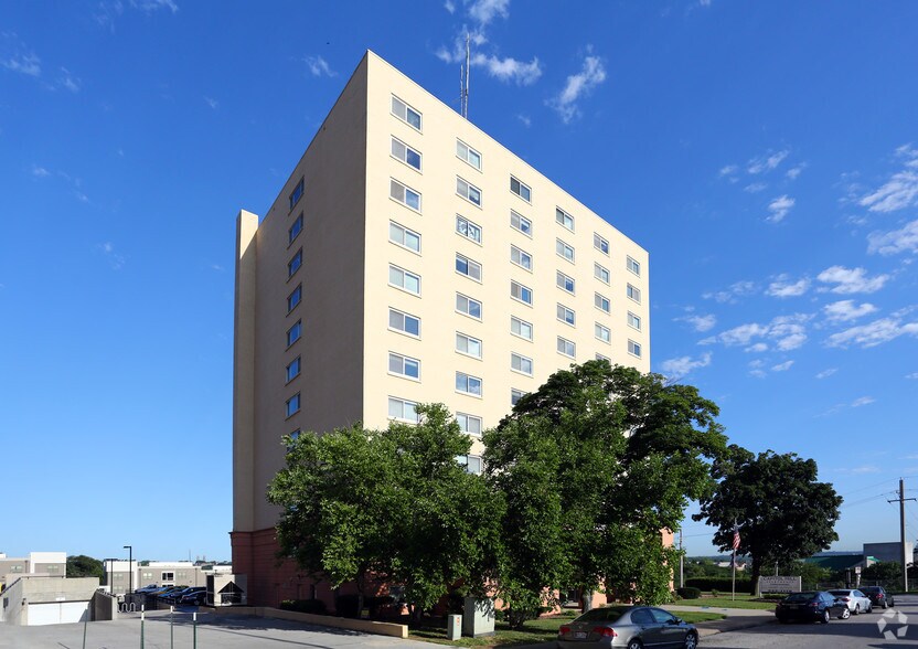 More Photos Of 320 N 22nd St, Omaha Apartments For Sale