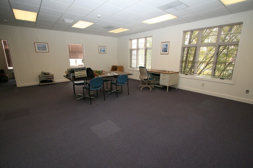 More Photos Of 372 Route 22 West, White House Station Office For Lease