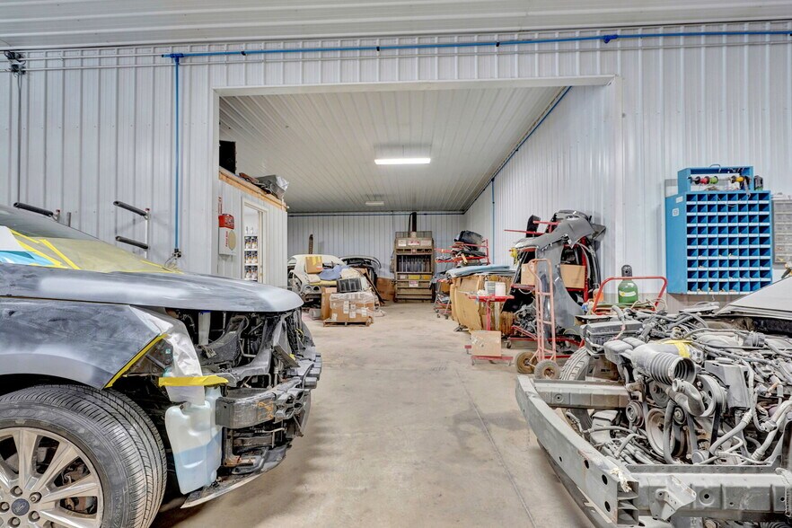 More Photos Of 5220 Maple Ln, Cuba Auto Repair For Sale