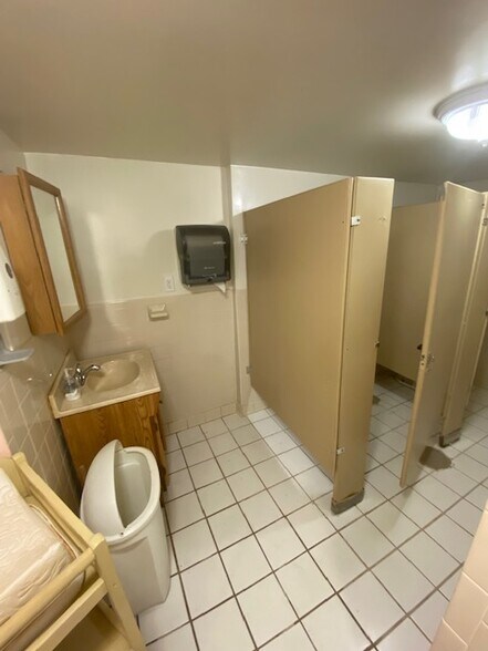 More Photos Of 2639 Morris St, Atlanta Religious Facility For Sale