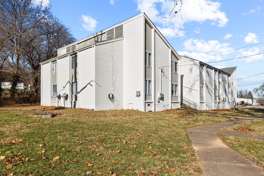 More Photos Of 1001 W 9th St, Russellville Apartments For Sale
