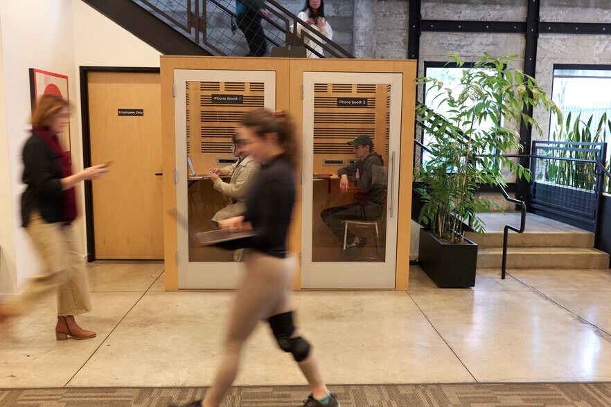 More Photos Of 1528 Webster St, Oakland Office For Lease