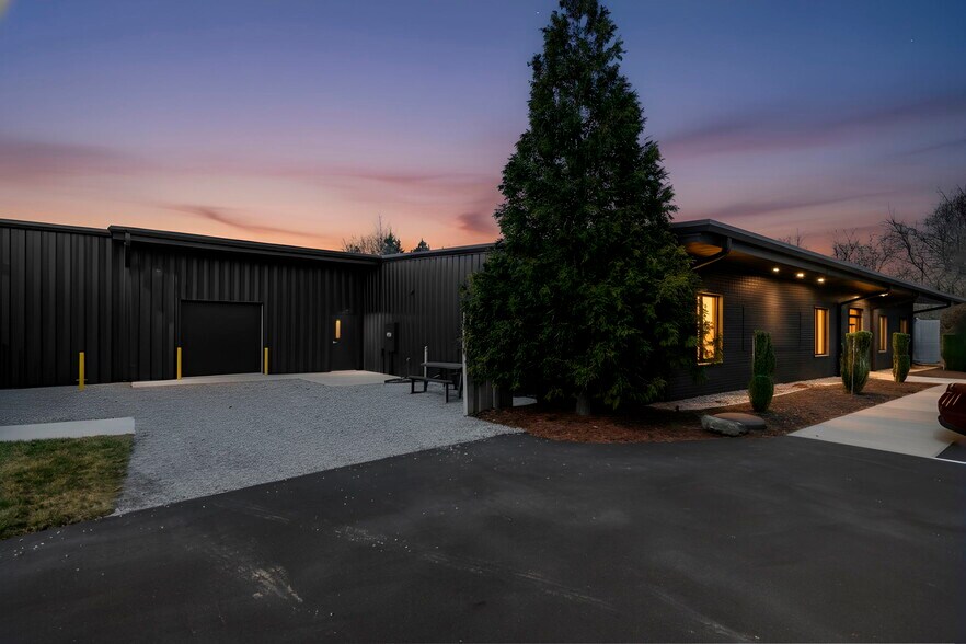 More Photos Of 110 Commercial Blvd, Flat Rock Manufacturing For Lease