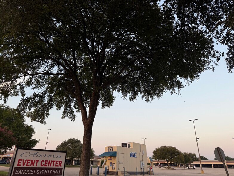 More Photos Of 910 W Parker Rd, Plano Unknown For Lease