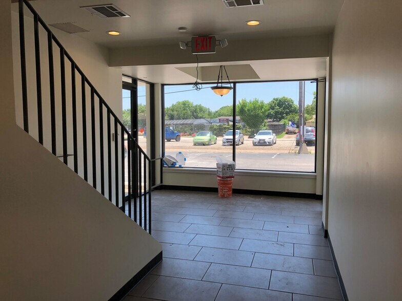 More Photos Of 10505-10527 Church Rd, Dallas Medical For Lease