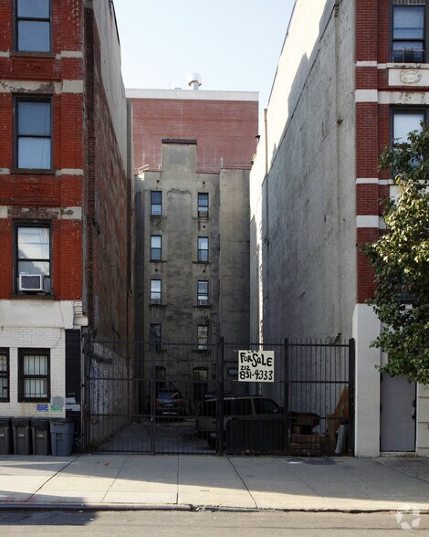 More Photos Of 152 E 106th St, New York Land For Sale