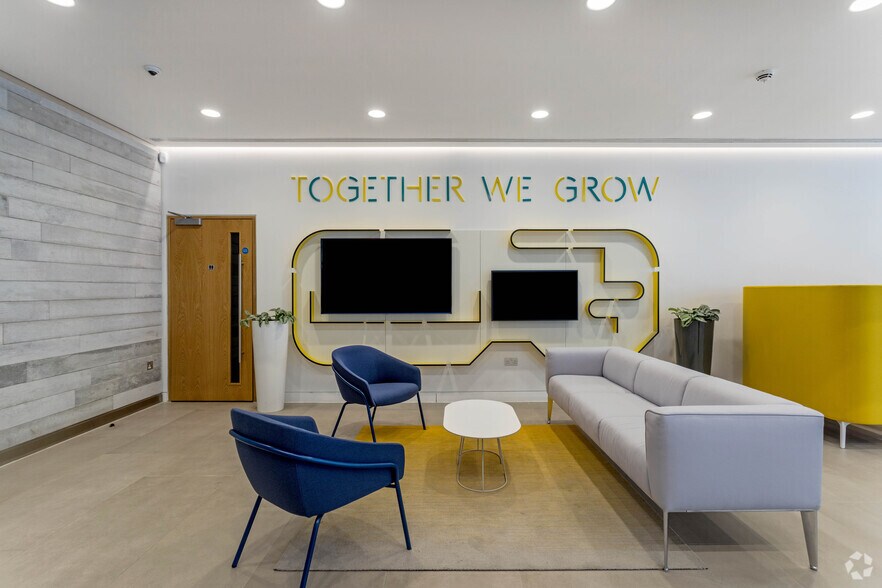 More Photos Of 77 Fulham Palace Rd, London Coworking Space