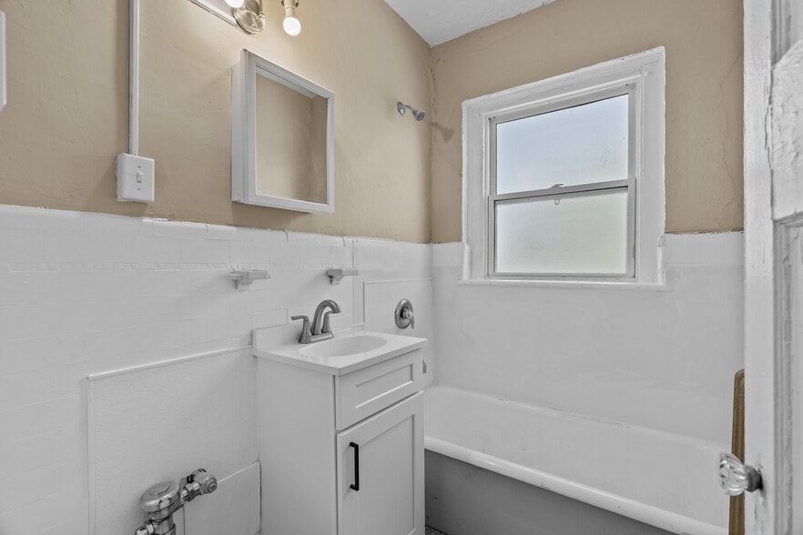 More Photos Of 807 Clara Ave, Saint Louis Apartments For Sale