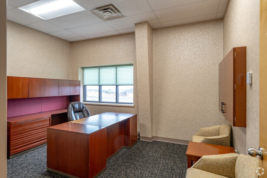 More Photos Of 20 Parker Ln, Perry Office For Sale