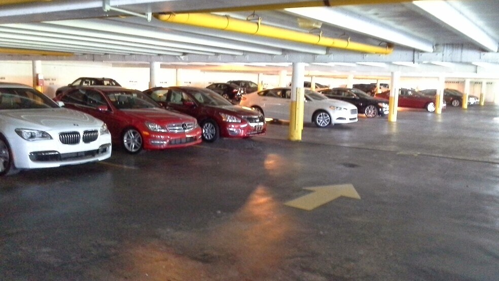 More Photos Of 12550 Biscayne Blvd, North Miami Medical For Lease