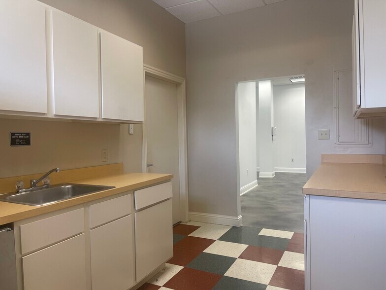 More Photos Of 2602-2608 N Main Ave, San Antonio Unknown For Sale
