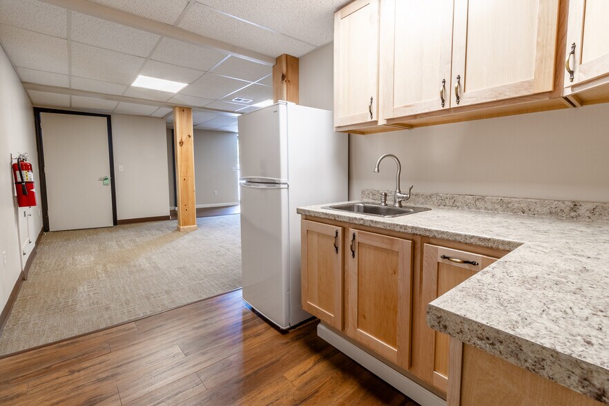 More Photos Of 2120 Freeport Rd, New Kensington Office For Lease