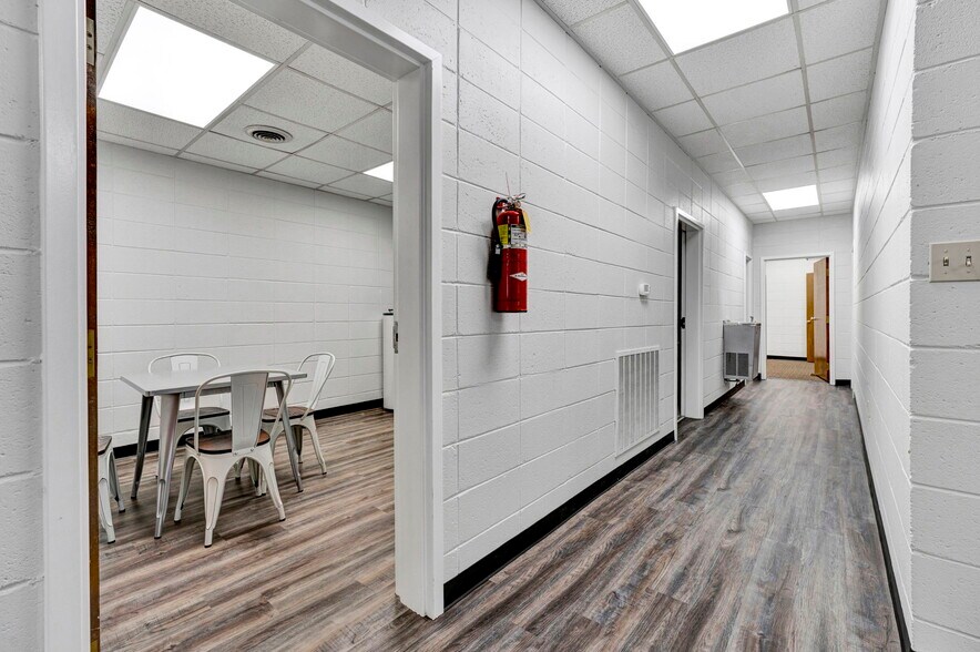 More Photos Of 221 W Laurens St, Laurens Medical For Lease