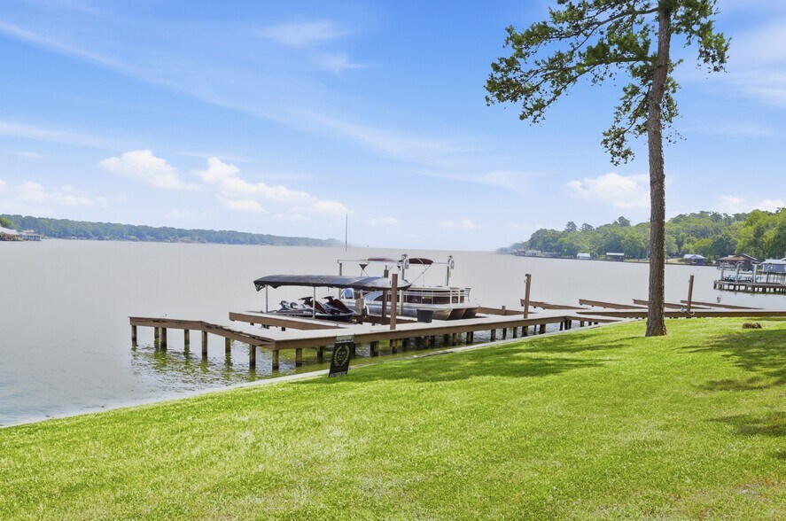 More Photos Of 108 E Barker Creek Dr, Scroggins Specialty For Sale