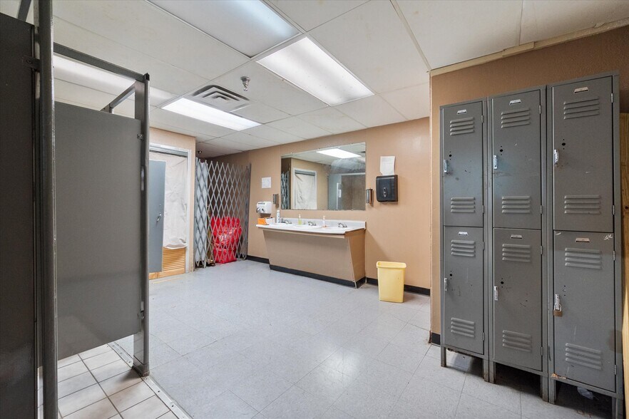 More Photos Of 4109 Mansfield Hwy, Forest Hill Schools For Sale