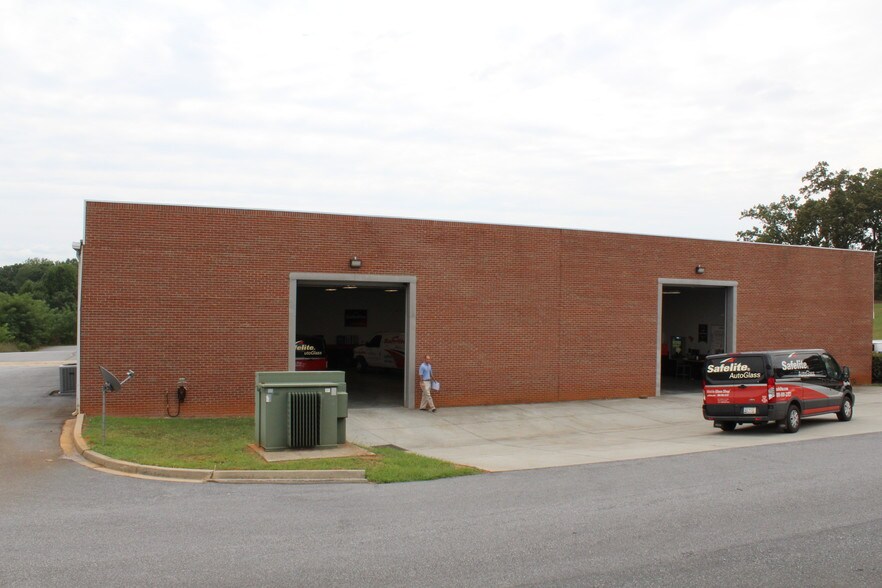 More Photos Of 4452-4482 Liberty Hwy, Anderson Light Distribution For Lease