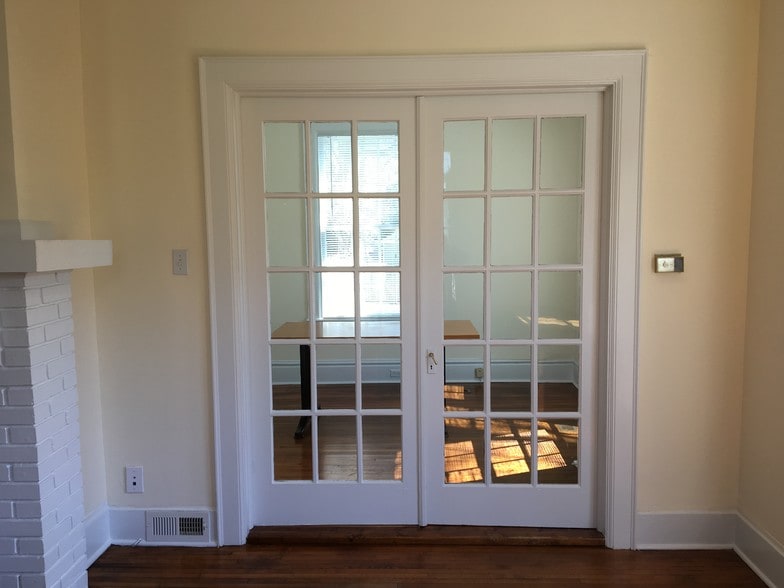 More Photos Of 1821 Cumberland Ave, Charlotte Medical For Lease