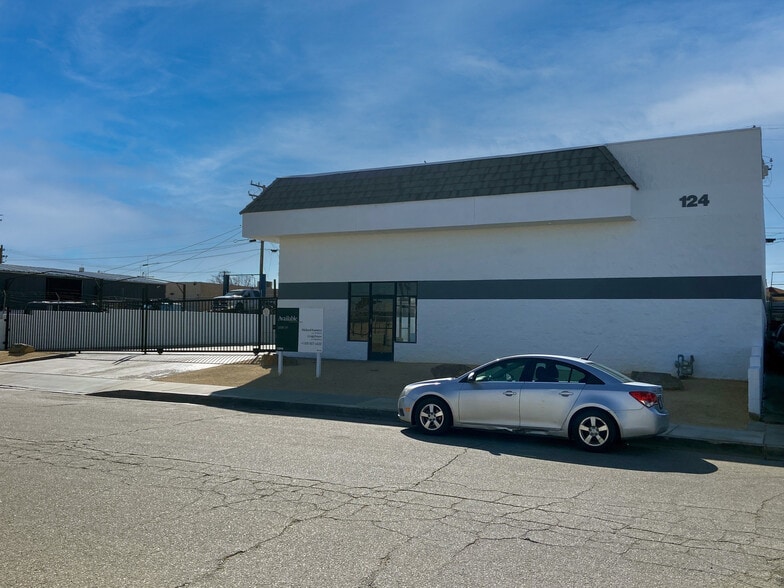 More Photos Of 124 W Ovington St, Lancaster Industrial For Sale