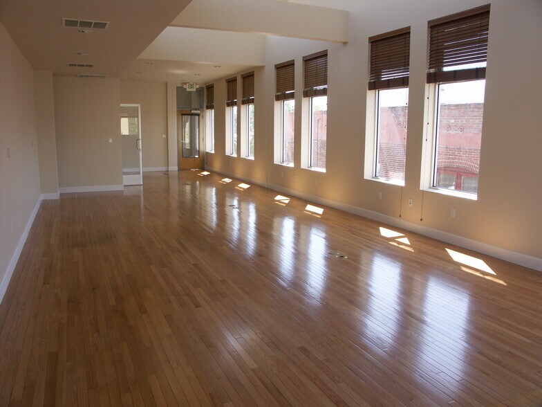 More Photos Of 12-22 S Raymond Ave, Pasadena Storefront Retail Office For Lease