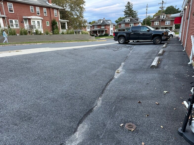 More Photos Of 2501 Penn Ave, West Lawn Storefront Retail Office For Lease