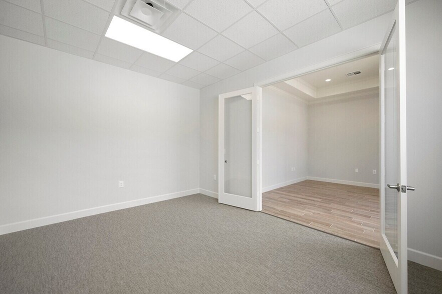 More Photos Of 855 Rockmead Dr, Kingwood Medical For Lease