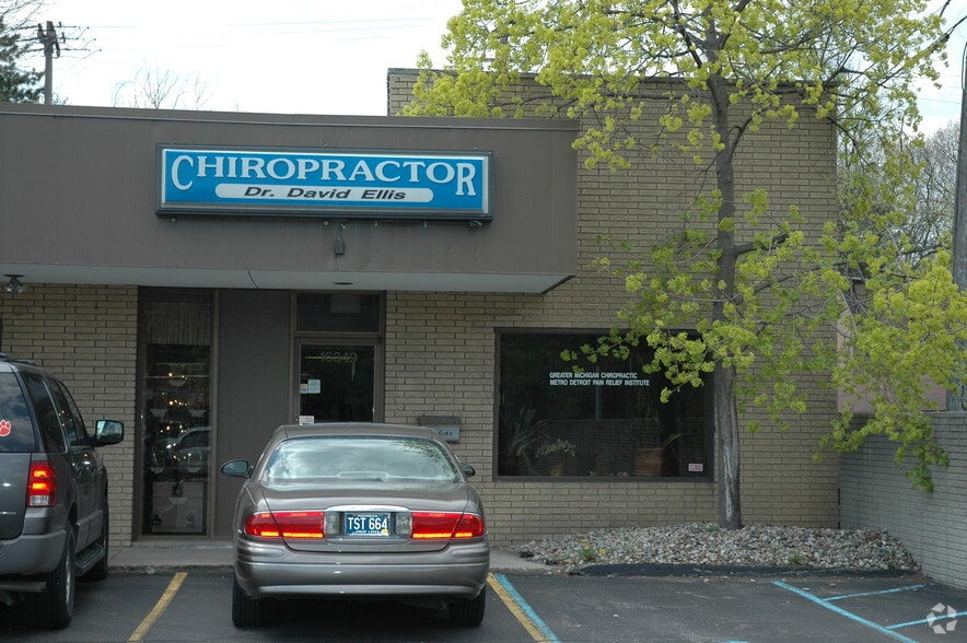 More Photos Of 16325-16349 Middlebelt Rd, Livonia Freestanding For Lease