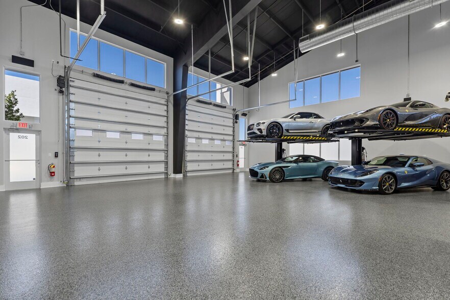 More Photos Of 3584 Plover, Naples Warehouse For Lease