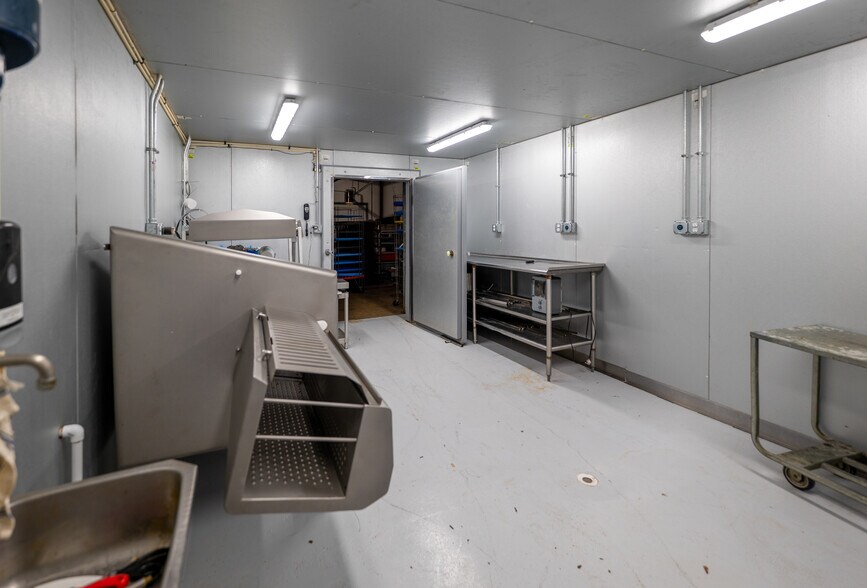 More Photos Of 4634 Highway 185, New Haven Freestanding For Sale