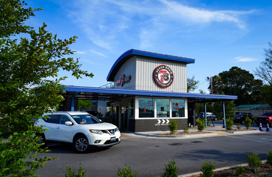 Primary Photo Of 1415 Military Rd, Benton Fast Food For Sale