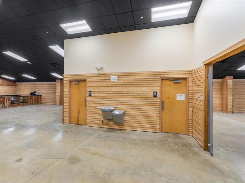 More Photos Of 6976 W Louisville Ln, Owensboro Light Manufacturing For Sale