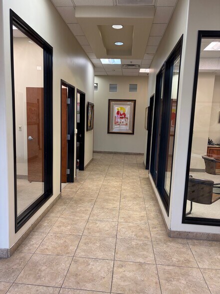 More Photos Of 16515 S 40th St, Phoenix Office For Sale