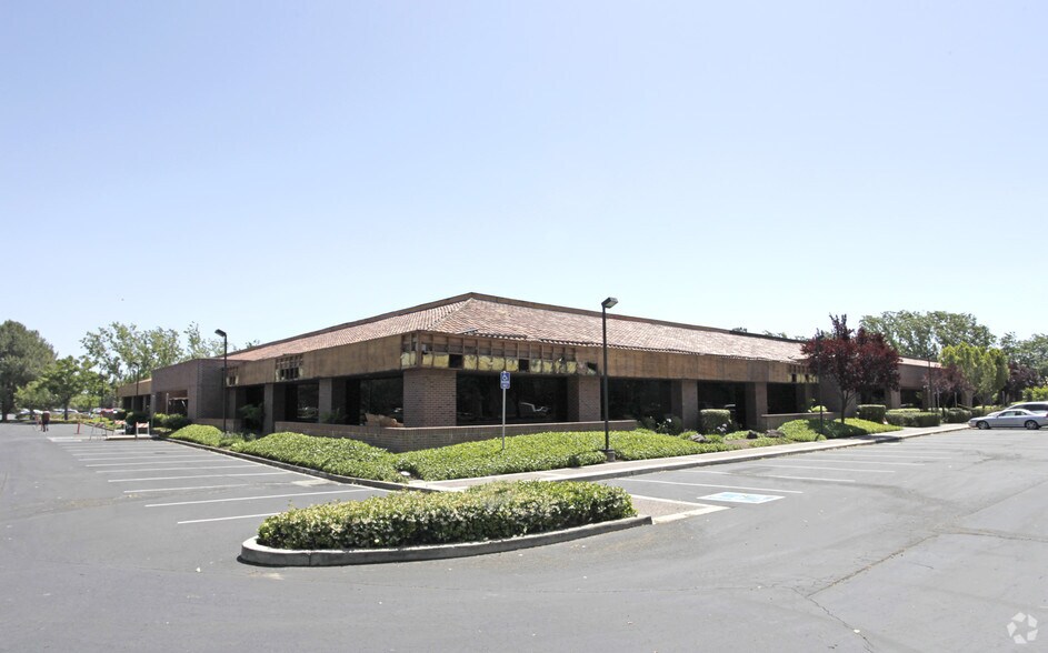 More Photos Of 3400-3450 W Warren Ave, Fremont Warehouse For Sale