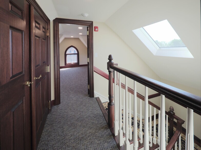 More Photos Of 67 W Court St, Doylestown Office For Lease