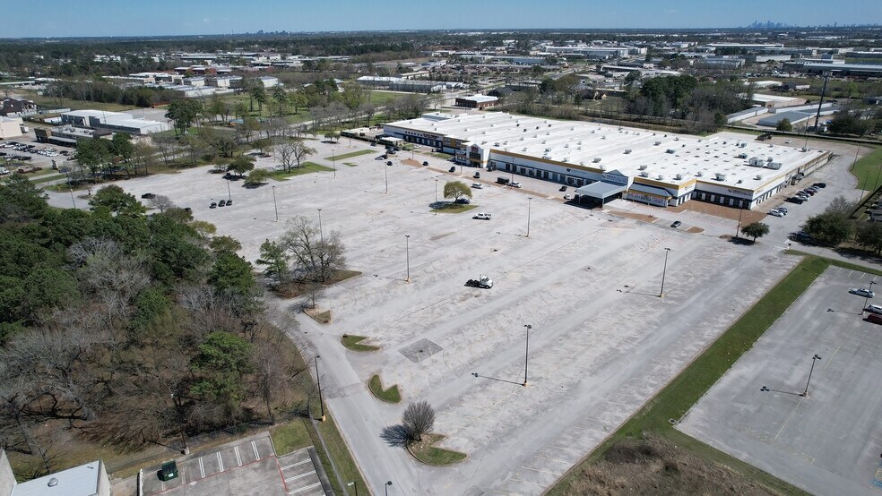 More Photos Of 7075 Fm 1960 Rd W, Houston Land For Lease