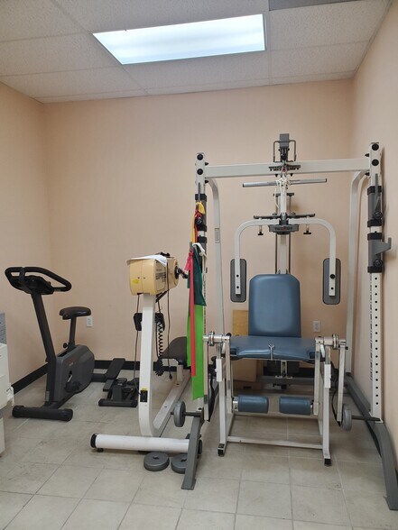 More Photos Of 5635 Cahuenga Blvd, North Hollywood Storefront Retail Office For Sale