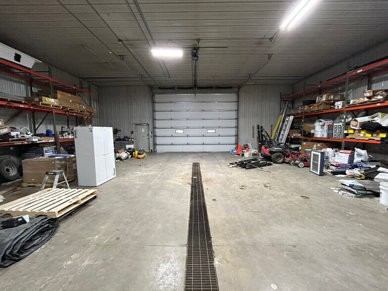 More Photos Of 829 Rolling View Ln SE, Pine Island Warehouse For Sale