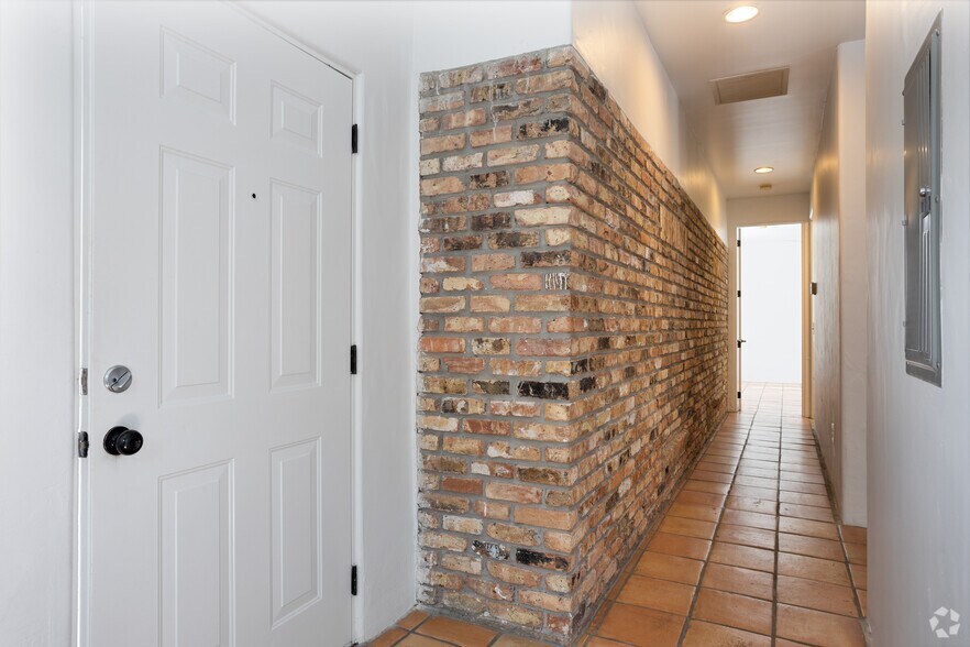 More Photos Of 433 W New England Ave, Winter Park Apartments For Lease