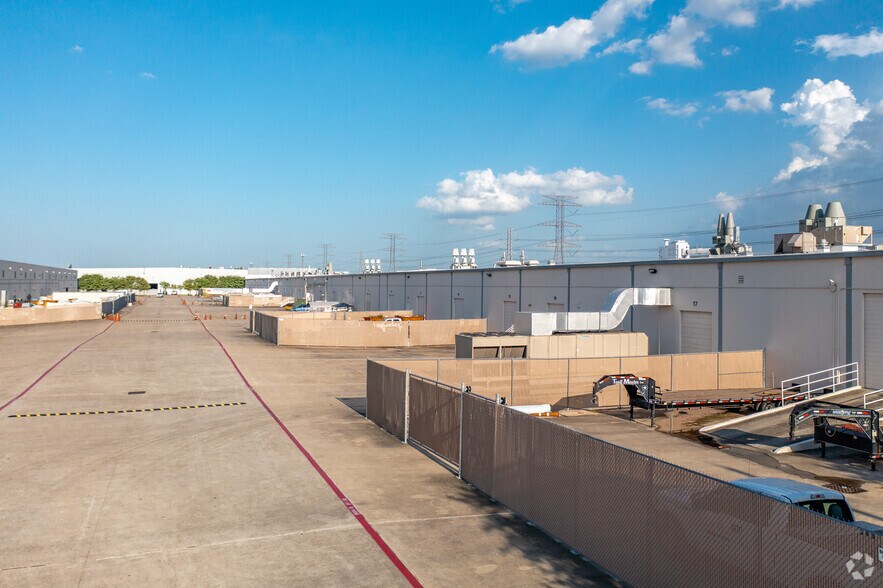 More Photos Of 14200 Hollister Rd, Houston Unknown For Lease