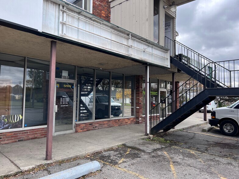 More Photos Of 1058-1068 Country Club Rd, Columbus General Retail For Sale