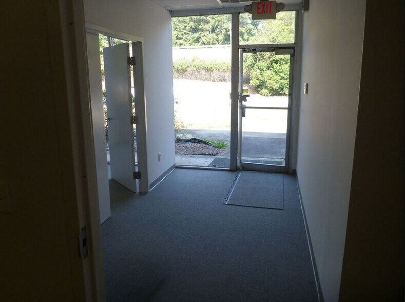 More Photos Of 5101 Chatooga Dr, Lithonia Distribution For Lease