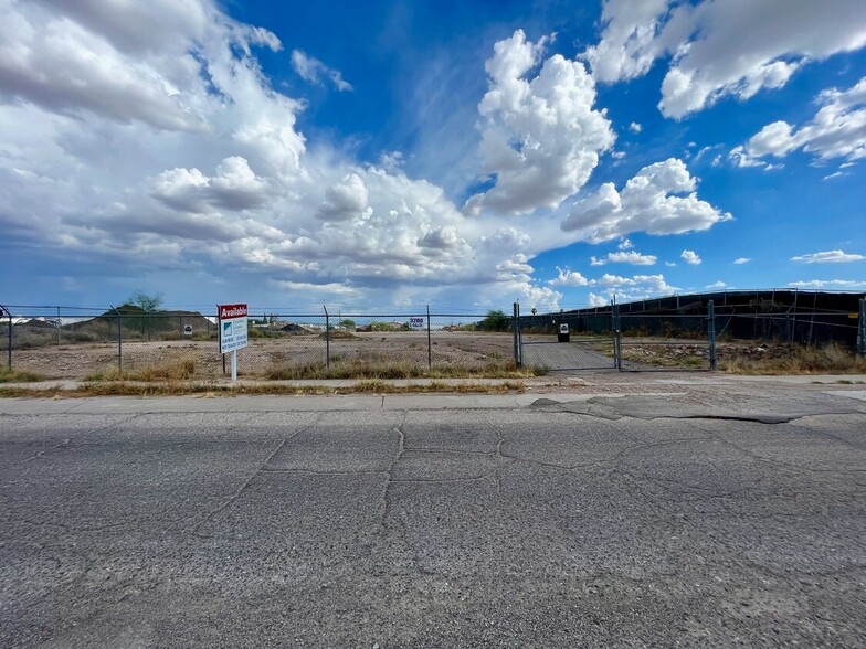 Primary Photo Of 3200 44th St, Tucson Contractor Storage Yard For Lease